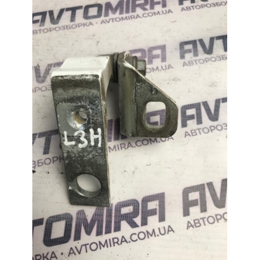Петля двери задней левой нижняя Ford Focus 3 2011-2017 1781669